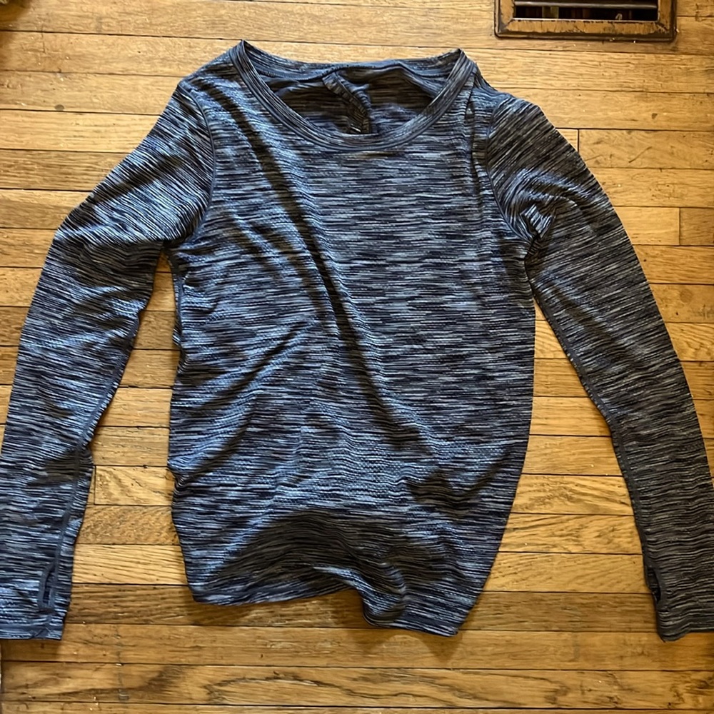 Long Sleeve athletic long sleeved shirt with tie back
